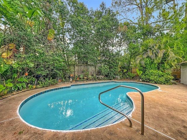 200 CARRIAGE HILL DRIVE, Casselberry, FL 32707