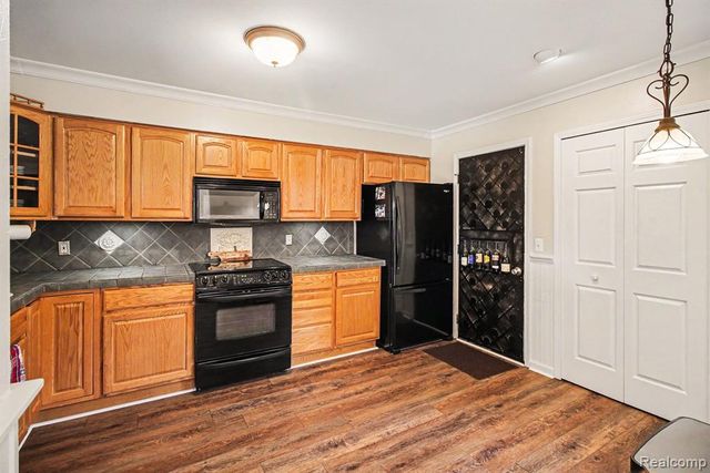 678 Summit Ridge Drive, Milford, MI 48381