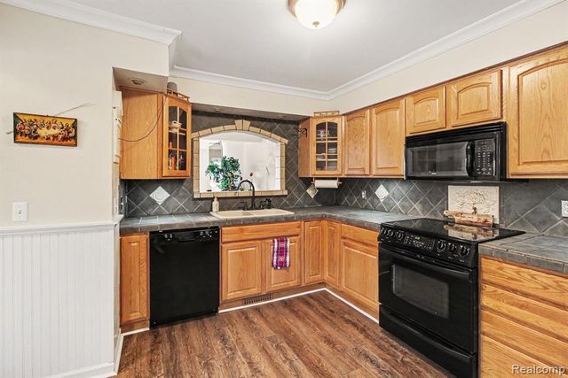 678 Summit Ridge Drive, Milford, MI 48381