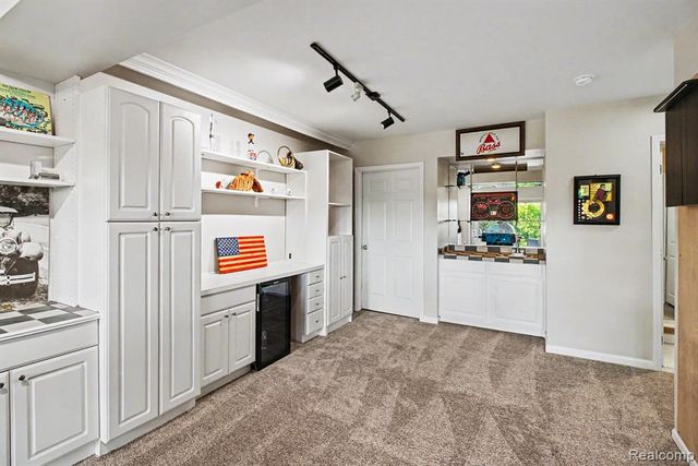 678 Summit Ridge Drive, Milford, MI 48381