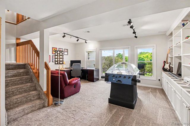 678 Summit Ridge Drive, Milford, MI 48381