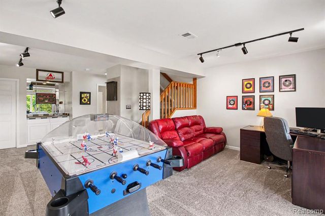 678 Summit Ridge Drive, Milford, MI 48381