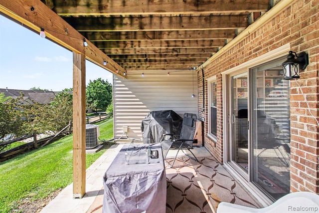 678 Summit Ridge Drive, Milford, MI 48381