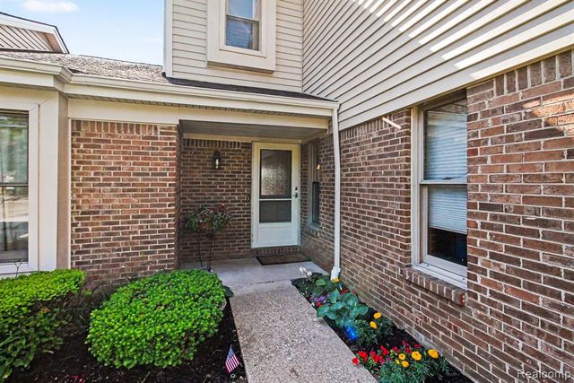 678 Summit Ridge Drive, Milford, MI 48381