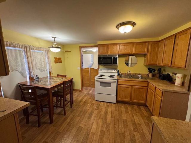 190 E Spruce Street, Harrison, MI 48625