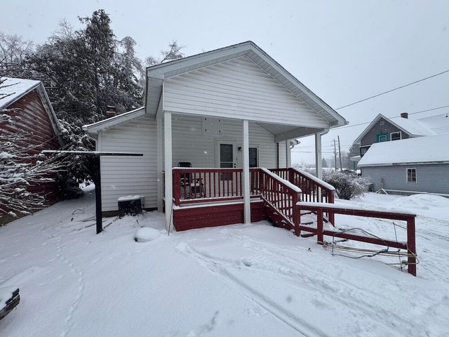 190 E Spruce Street, Harrison, MI 48625