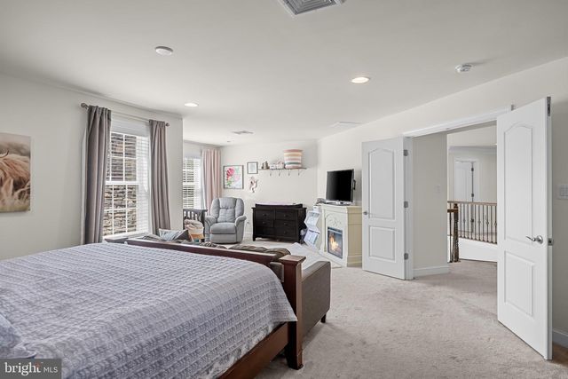 412 GARDENIA DR, Mullica Hill, NJ 08062