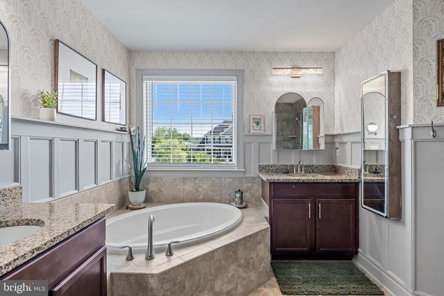412 GARDENIA DR, Mullica Hill, NJ 08062