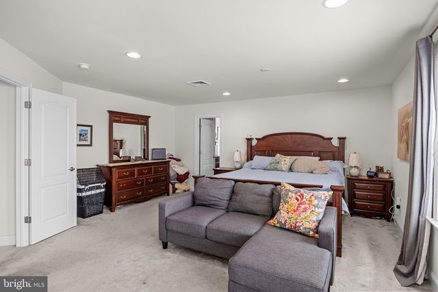 412 GARDENIA DR, Mullica Hill, NJ 08062