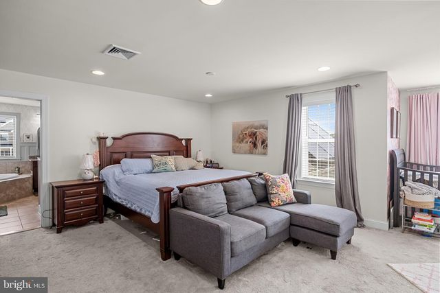 412 GARDENIA DR, Mullica Hill, NJ 08062