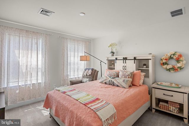 412 GARDENIA DR, Mullica Hill, NJ 08062