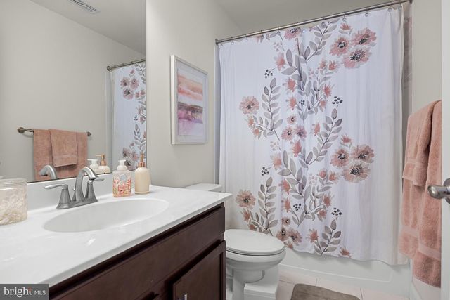 412 GARDENIA DR, Mullica Hill, NJ 08062