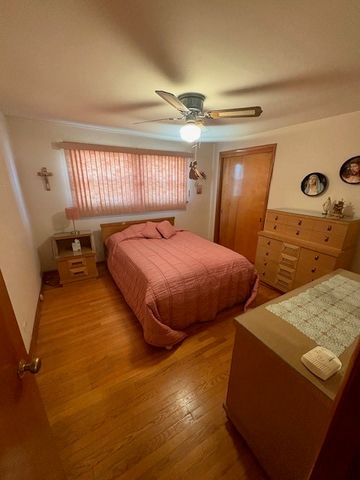 2056 Market Street, Blue Island, IL 60406