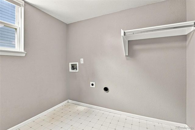 4249 S Killarney Street, Aurora, CO 80013
