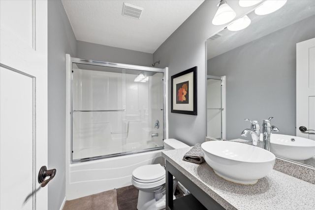 17424 Staples Street NE, Ham Lake, MN 55304