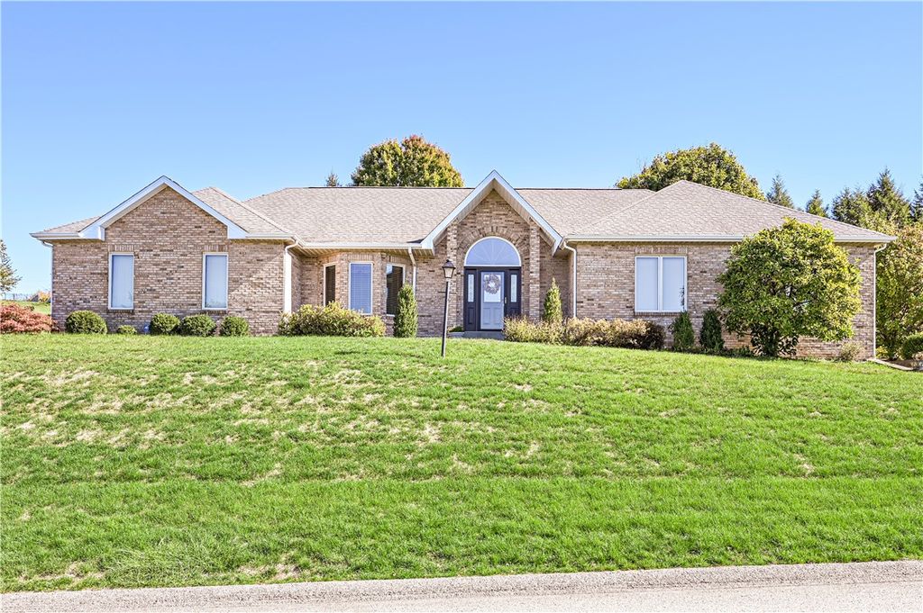 701 Rembrandt Circle, Hempfield Twp, PA 15642