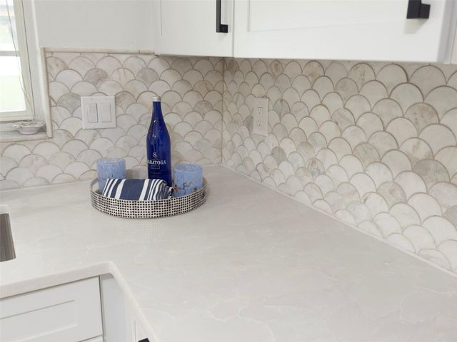 1044 51ST AVENUE N, St Petersburg, FL 33703