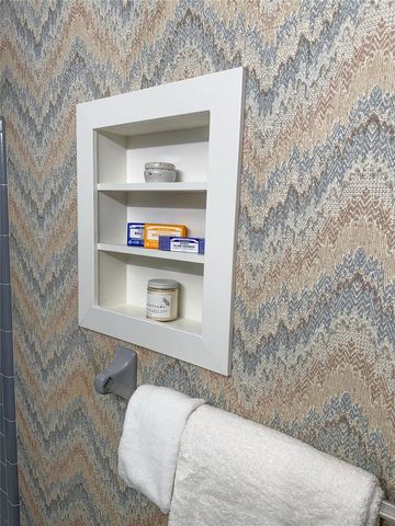 1044 51ST AVENUE N, St Petersburg, FL 33703