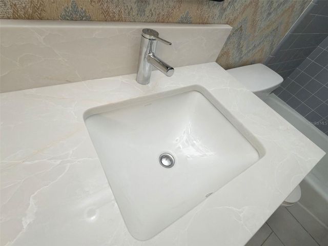 1044 51ST AVENUE N, St Petersburg, FL 33703