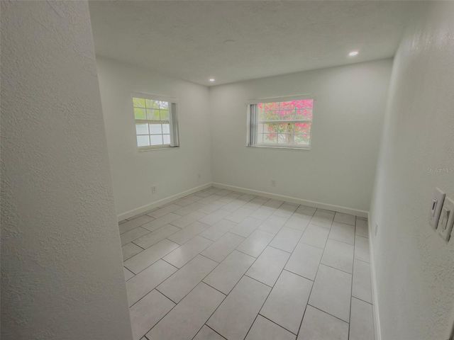 1044 51ST AVENUE N, St Petersburg, FL 33703