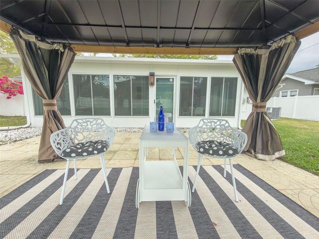 1044 51ST AVENUE N, St Petersburg, FL 33703