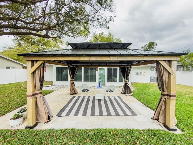 1044 51ST AVENUE N, St Petersburg, FL 33703