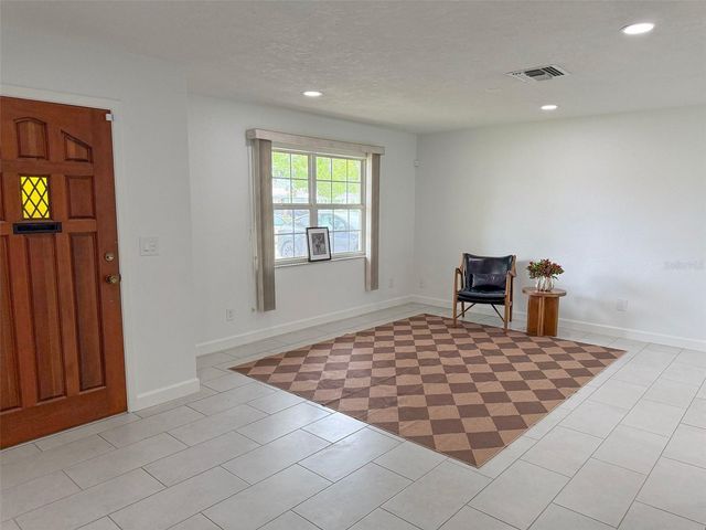 1044 51ST AVENUE N, St Petersburg, FL 33703