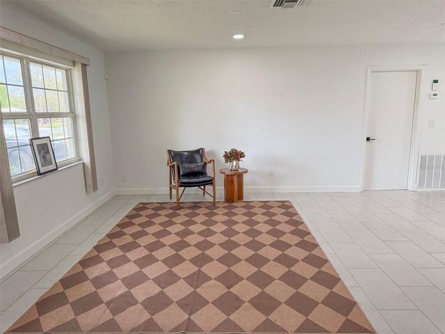 1044 51ST AVENUE N, St Petersburg, FL 33703