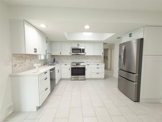 1044 51ST AVENUE N, St Petersburg, FL 33703