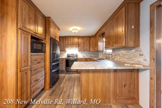 208 East New Melville Road, Willard, MO 65781