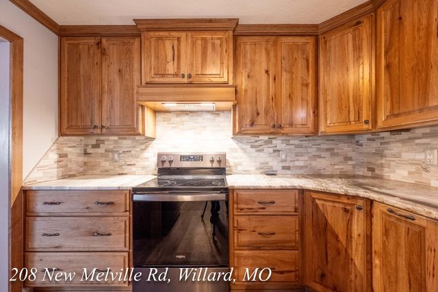 208 East New Melville Road, Willard, MO 65781