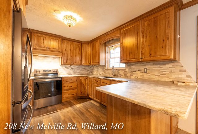208 East New Melville Road, Willard, MO 65781