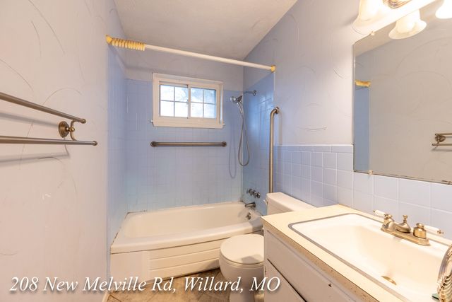 208 East New Melville Road, Willard, MO 65781