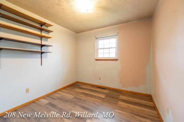 208 East New Melville Road, Willard, MO 65781