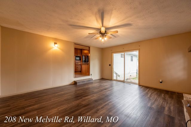 208 East New Melville Road, Willard, MO 65781