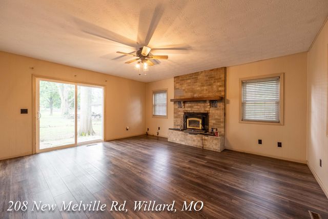 208 East New Melville Road, Willard, MO 65781