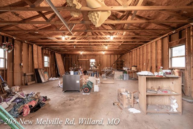 208 East New Melville Road, Willard, MO 65781