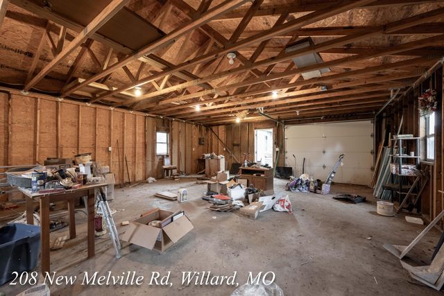 208 East New Melville Road, Willard, MO 65781