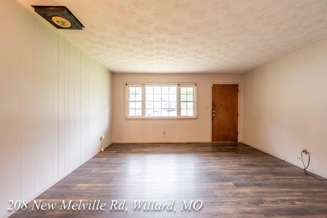 208 East New Melville Road, Willard, MO 65781