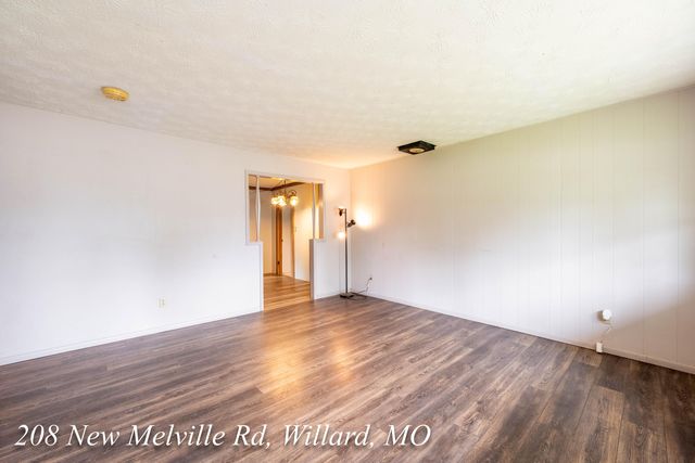 208 East New Melville Road, Willard, MO 65781