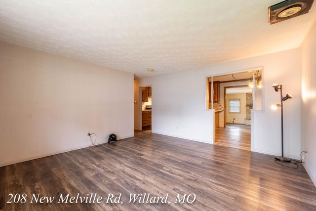 208 East New Melville Road, Willard, MO 65781