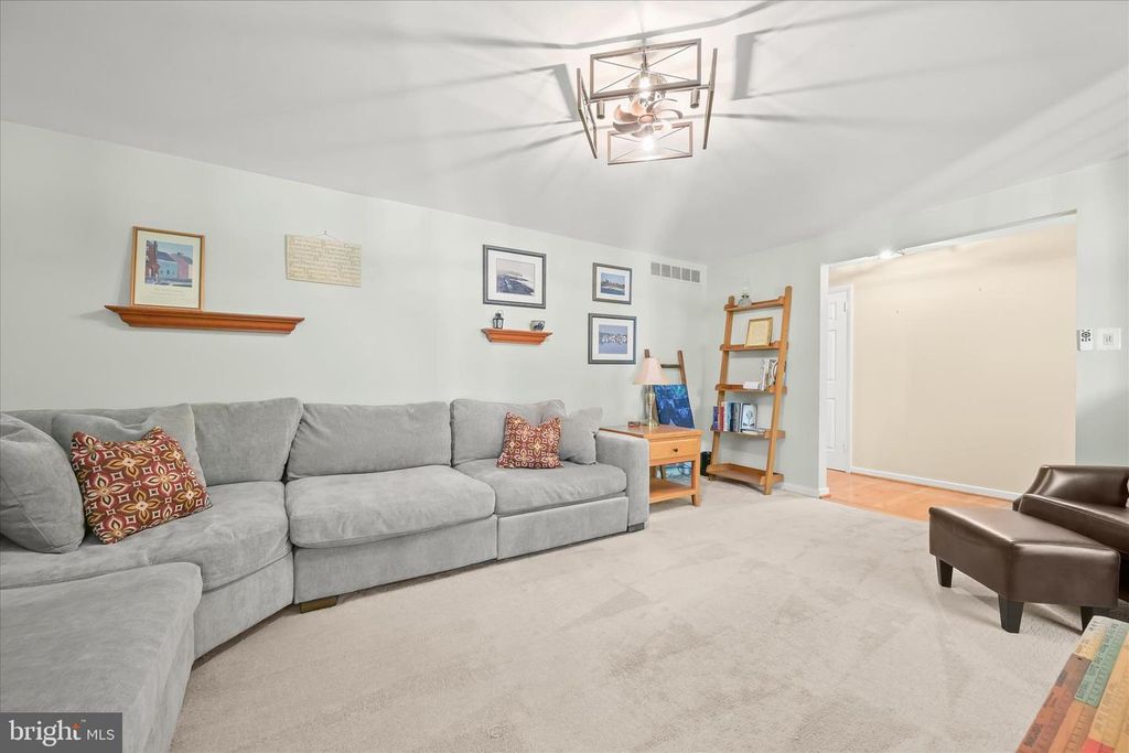 Image 8 of property listing at 5063 BEATRICE WAY, Columbia, MD 21044