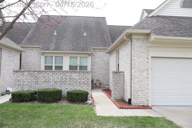 13500 Wyndemere Circle, Sterling Heights, MI 48313