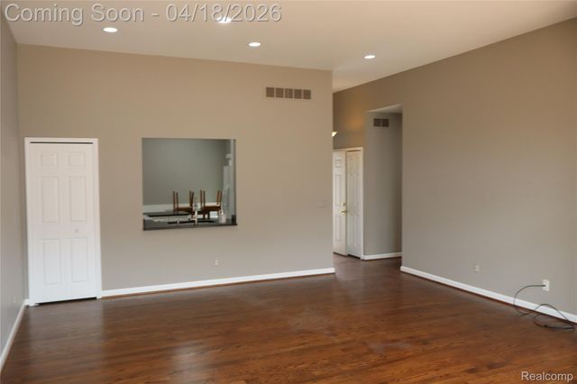 13500 Wyndemere Circle, Sterling Heights, MI 48313