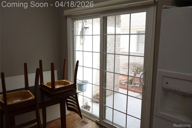 13500 Wyndemere Circle, Sterling Heights, MI 48313