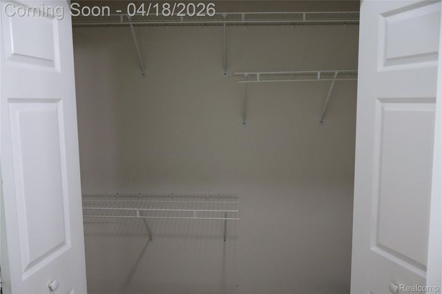 13500 Wyndemere Circle, Sterling Heights, MI 48313