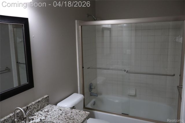 13500 Wyndemere Circle, Sterling Heights, MI 48313