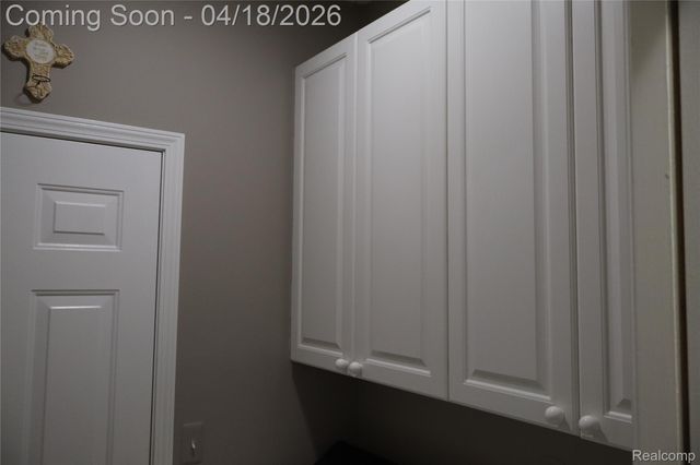 13500 Wyndemere Circle, Sterling Heights, MI 48313