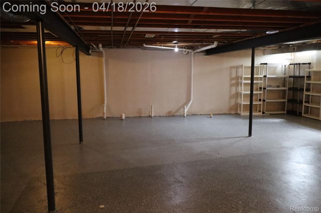 13500 Wyndemere Circle, Sterling Heights, MI 48313