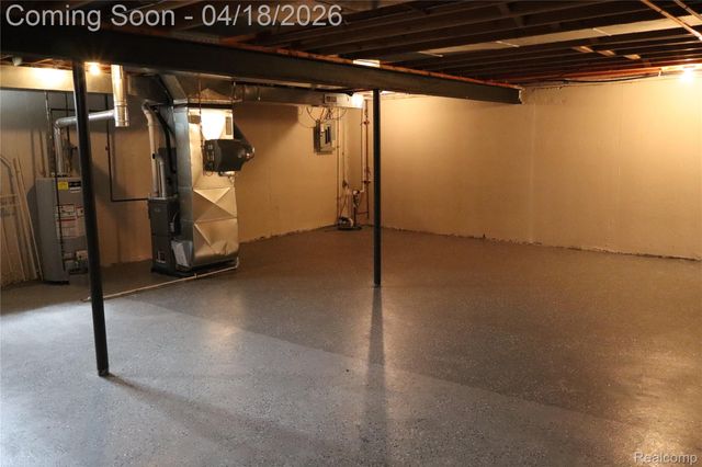 13500 Wyndemere Circle, Sterling Heights, MI 48313